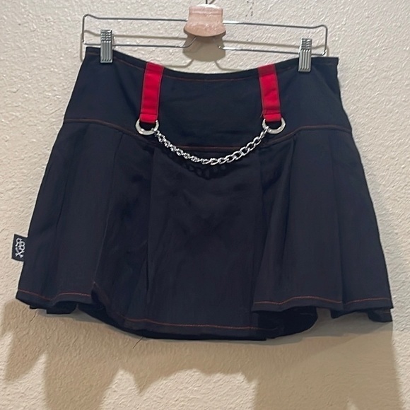 Royal Bones By Tripp Black & Red Chain Pleated Skirt M - Picture 2 of 9
